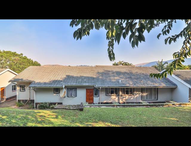 4 BEDROOM HOUSE FOR SALE IN CLARENDON